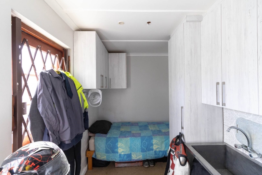 4 Bedroom Property for Sale in Sandbaai Western Cape